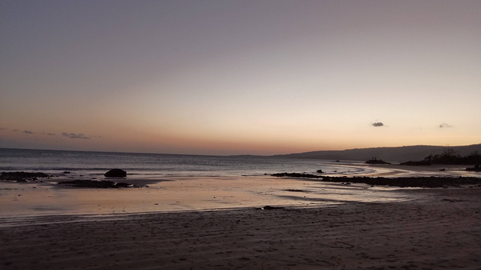 Eksotisnya Pantai Puru, Merbaun,Kec. Amarasi Barat, Kab. Kupang 1 Pantai Puru Sore Hari1 scaled
