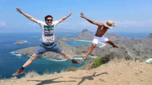 Pulau Padar : Pesona Perbukitan dan Pantai Memukau di Taman Nasional Komodo